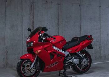 Honda VFR 800 FI Interceptor wystrojona na Power Commander