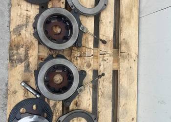 KOMPLETNY HAMULEC V33709100, V34127100, V34127300, V33709100 VALTRA T130