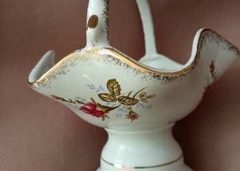 Koszyczek porcelanowy, Chociaż