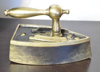 ŻELAZKO wyjątkowe żeliwne przedwojenne sygnowane