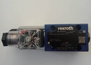 Nowy zawór hydrauliczny R900933077 4WREE 10 W1-50-2X/G24K31/