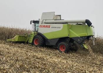 Kombajn zbożowy CLAAS lexion 570 z hederem do zboża i kukurydzy