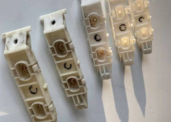 SUZUKI VITARA II ŚLIZG MOCOWANIE LEWY PRZEDNI 2A5P