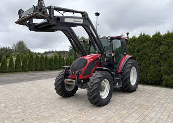 Valtra A134 z ładowaczem