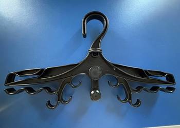 Wieszak wielofunkcyjny na sprzęt do nurkowania czarny