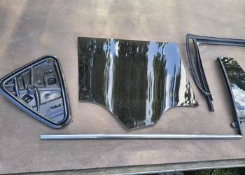 Dolna listwa drzwi VW Atlas przód L + osprzęt drzwi