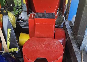 Rębak do drewna Remet R-80 z kołem zamachowym