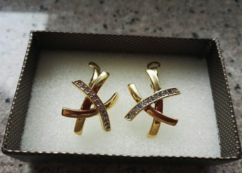 Kolczyki z Cyrkoniami.