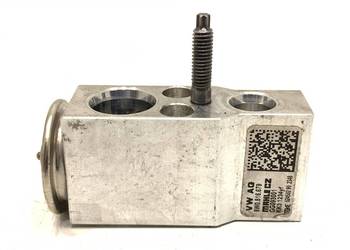 ZAWÓR NAGRZEWNICY AUDI A4 B9 8W0816679 REGULATOR TERMICZNY, UKŁADOWY