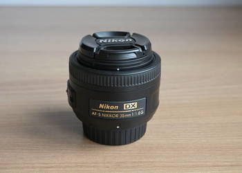 Obiektyw Nikon Nikkor DX 35 mm AF-S 1.8G, stan "sklepowy"