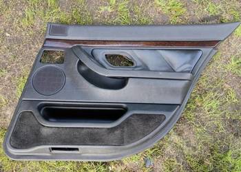 Boczek drzwi prawy tył BMW E38