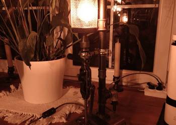 Industrialna lampa stołowa ze starej wiertarki, ręcznie robiona jedyna taka