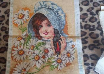 Haft krzyżykowy - Dziecko z kwiatami Haft krzyżykowy - Dziecko z kwiatami