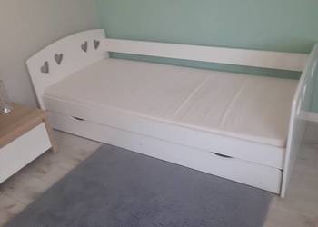 Łóżko dziecięce z barierką