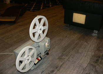 Zabytkowy projektor do filmów RUŚ sprawny piękny stan z papierami