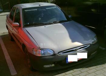 Ford escort spojler do kombi oryginalny fabryczny RS lampy tyl przod i inne