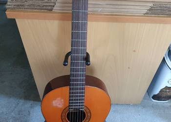 Gitara w zestawie pokrowiec stojak + do nut i stroik - do nauki gry