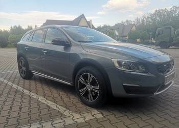 Volvo V60 I Cross Country 2018r 2.0D D3 Automat