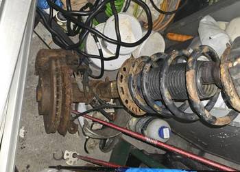 Kolumna McPersona do VW Tourana kompletna ze zwrotnicą tarczą j zaciskiem