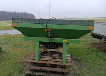 rozsiewacz nawozu Amazone ZAX-902 kuhn kverneland sulky
