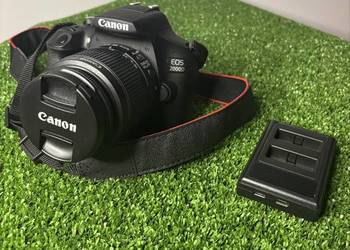 Aparat Canon EOS 2000D + Obiektyw Canon 18-55mm