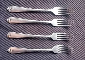 Zestaw 4 widelców ze stali nierdzewnej Gerlach. PRL.