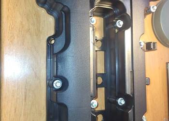 Pokrywa zaworów silnika Opel