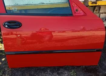 Drzwi prawy przód przednie Saab 900 kolor 240