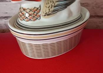 Kaczka w porcelanowm koszu