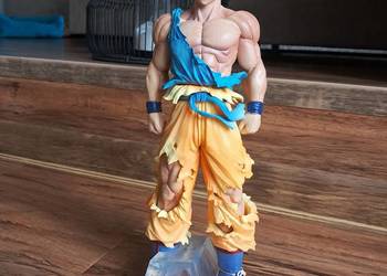 nowa figurka kolekcjonerska Son Goku z Dragon Ball. wysokość 30 cm