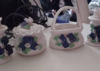 rękodzieło vintage zestaw z motywem wystających kwiatków ceramicznych