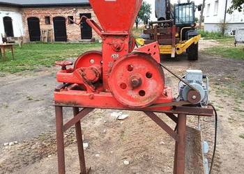 Gniotownik do zboża kukurydzy zgniatacz ziarna młynek