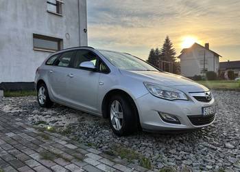 Opel Astra J Sports Tourer 1.4 Turbo (120 KM) — rok 2011