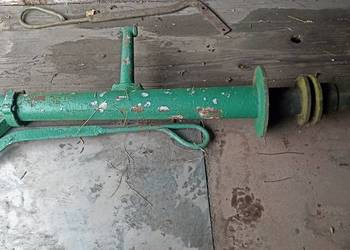 Pompa do wody stara ręczna żeliwna