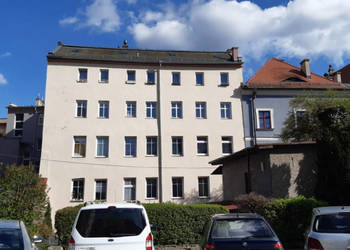 Przestronne 72 m² w sercu Kłodzka, ul. Wojska Polskiego. Zainwestuj w klim…