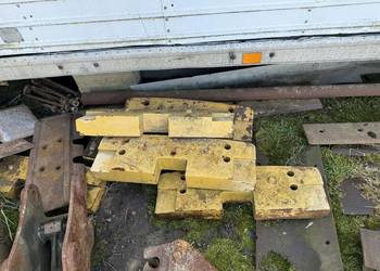 Obciążniki do przodu do koparko-ładowarki CAT +osłona na mise olejową i wał