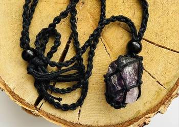 Naszyjnik makrama z kamieniem ametyst