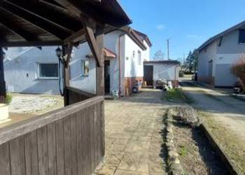 Dom i budynek gospodarczy, nadajacy się na drugi dom  na sprzedaz