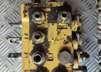 Rozdzielacz hydrauliczny New Holland TX30 TX32 TX34 TX36 TF42 TF44