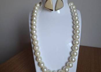 Zestaw: klasyczne wykwintne perłowe korale z kolczykami