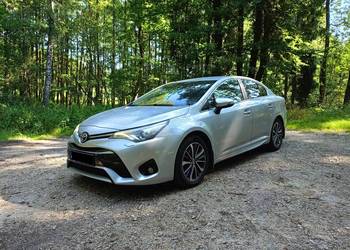 Toyota Avensis Zadbany Avensis z małym przebiegiem, Bogate wyposażenie LPG