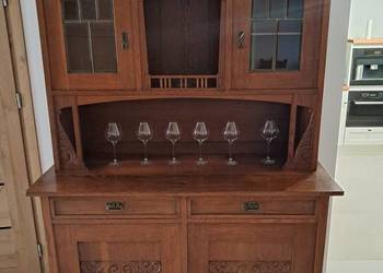 Sprzedam drewniany kredens