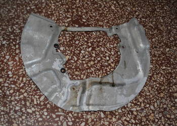 Tarcza kotwiczna LEWY przód BMW E60 E61 E63 E64