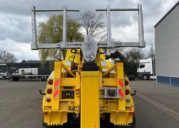 Holownik pomoc drogowa 8x8 Mercedes 3535