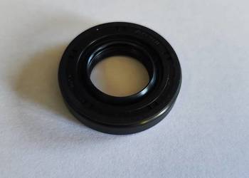 USZCZELNIACZ DYFERENCJAŁU TYLNEGO NA WAŁEK 24x45x9,5 KAWASAKI 92049-0028