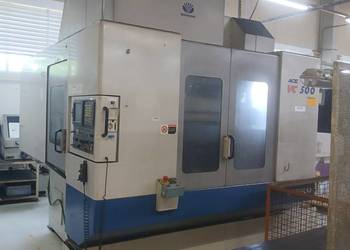 Pionowe centrum DAEWOO  ACE-VC500 z 2005 roku 2 palety