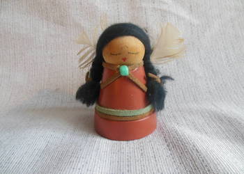 Laleczka INDIANKA.  Ceramika drewno