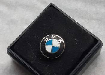 Przypinka, pinsa BMW, gadżet dla fana marki, prezent