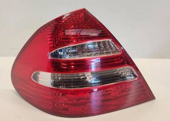 MERCEDES W211 LAMPA PRAWY TYŁ A2118200364