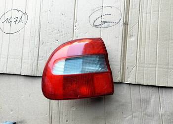 VOLVO V40 KOMBI LAMPA TYŁ TYLNA LEWA